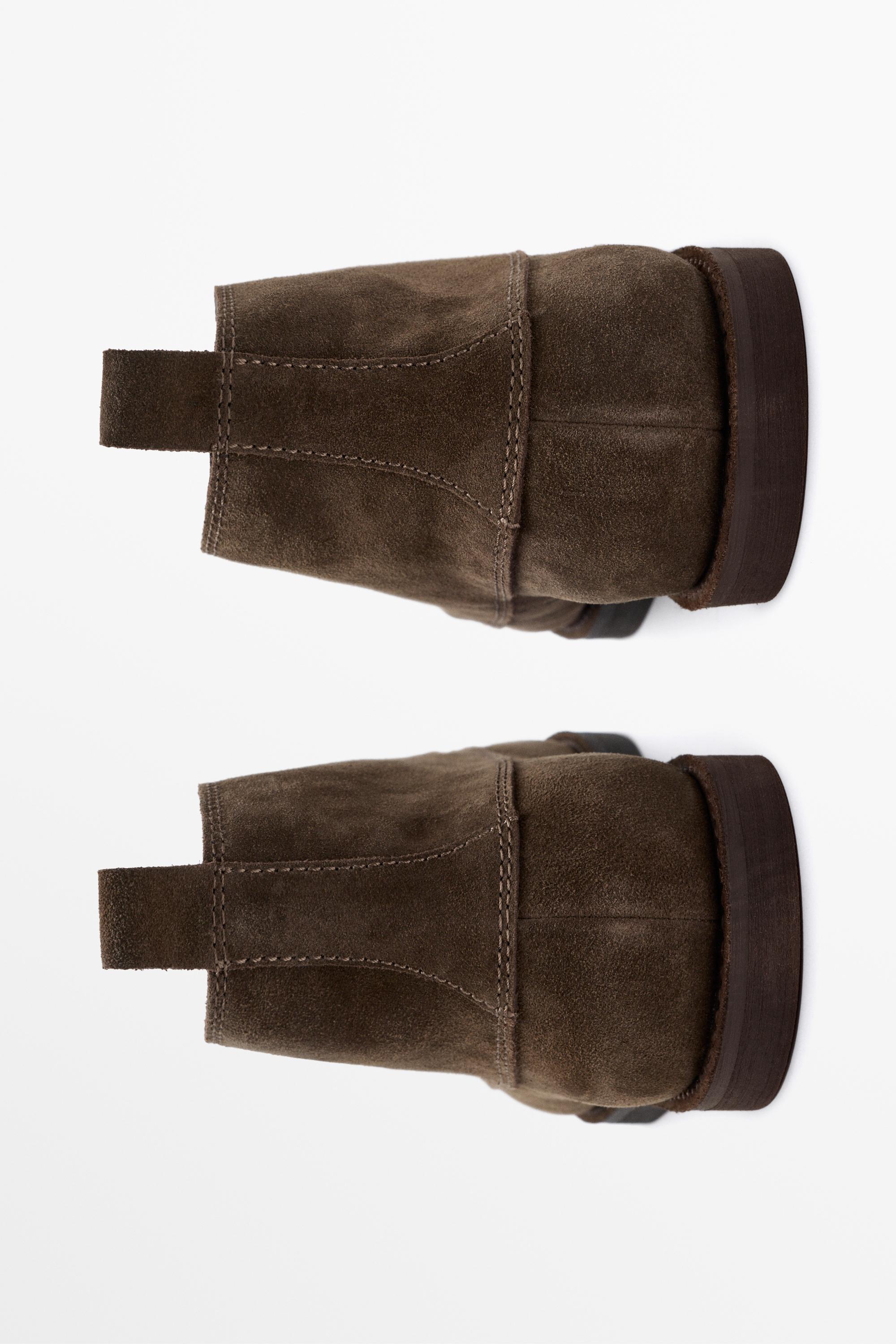 Bottine en croûte de cuir à surpiqûres